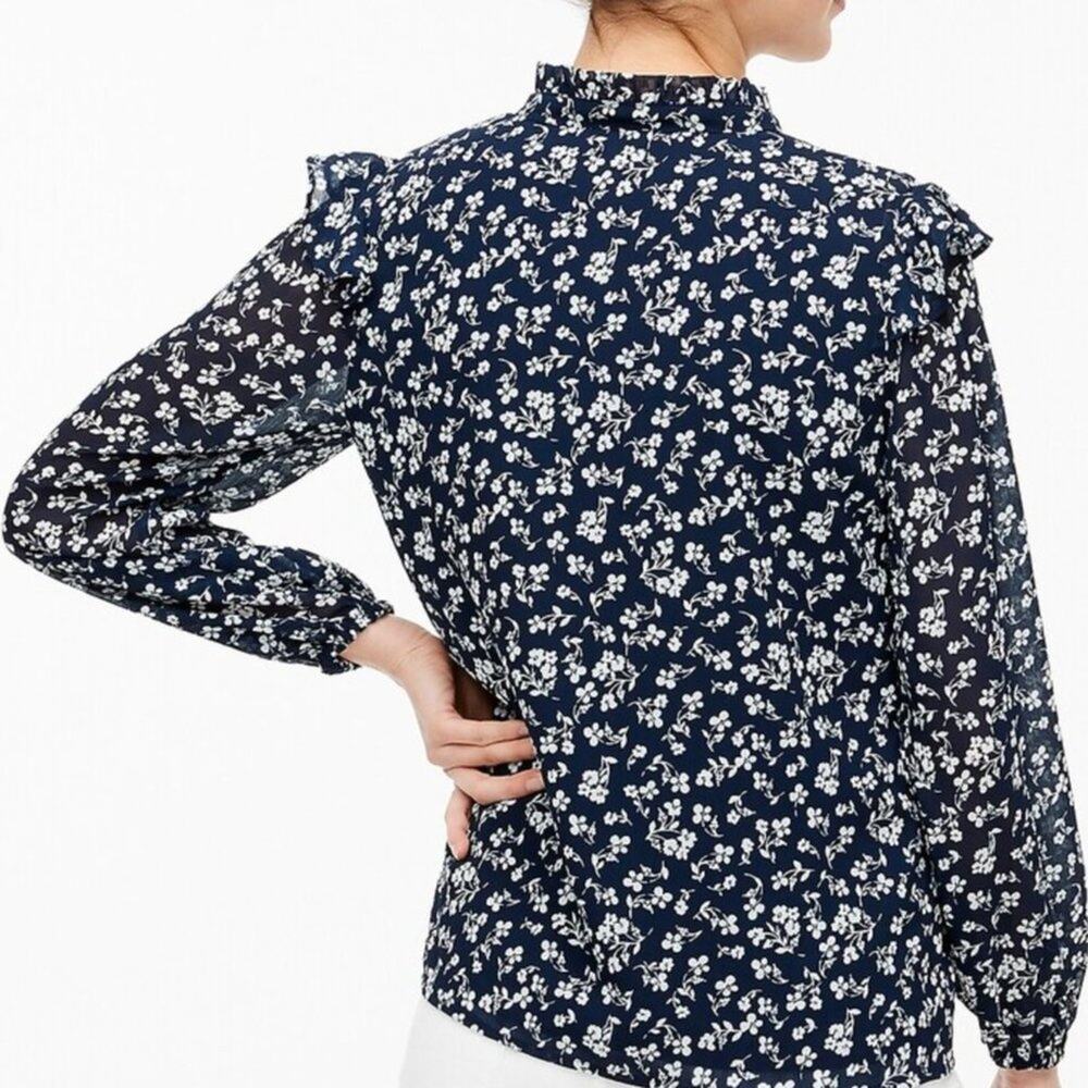 J. CREW Factory V-Neck Crinkle Top Floral Navy Blue White {Y50} - Picture 3 of 4